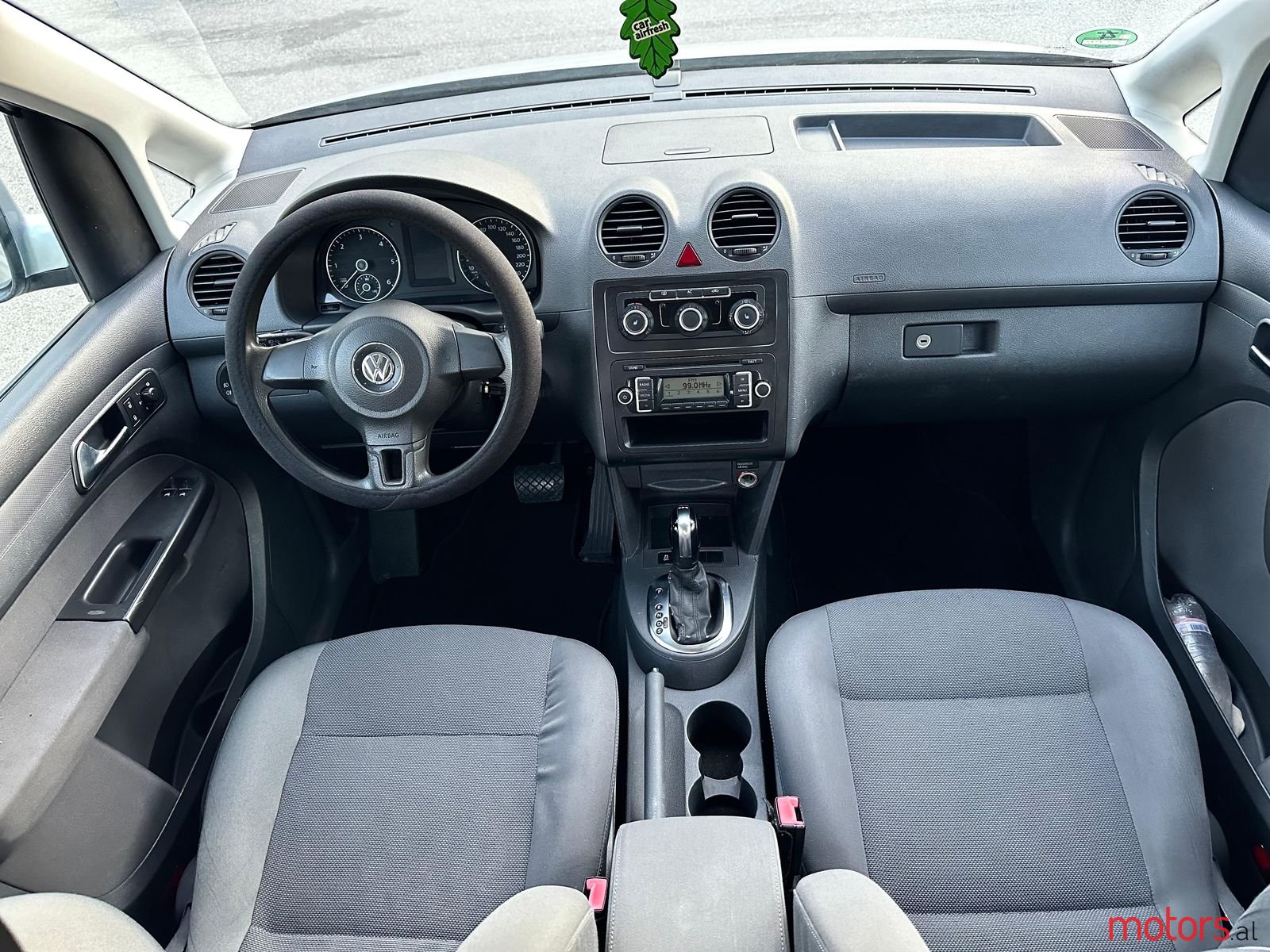 2010' Volkswagen Caddy photo #3