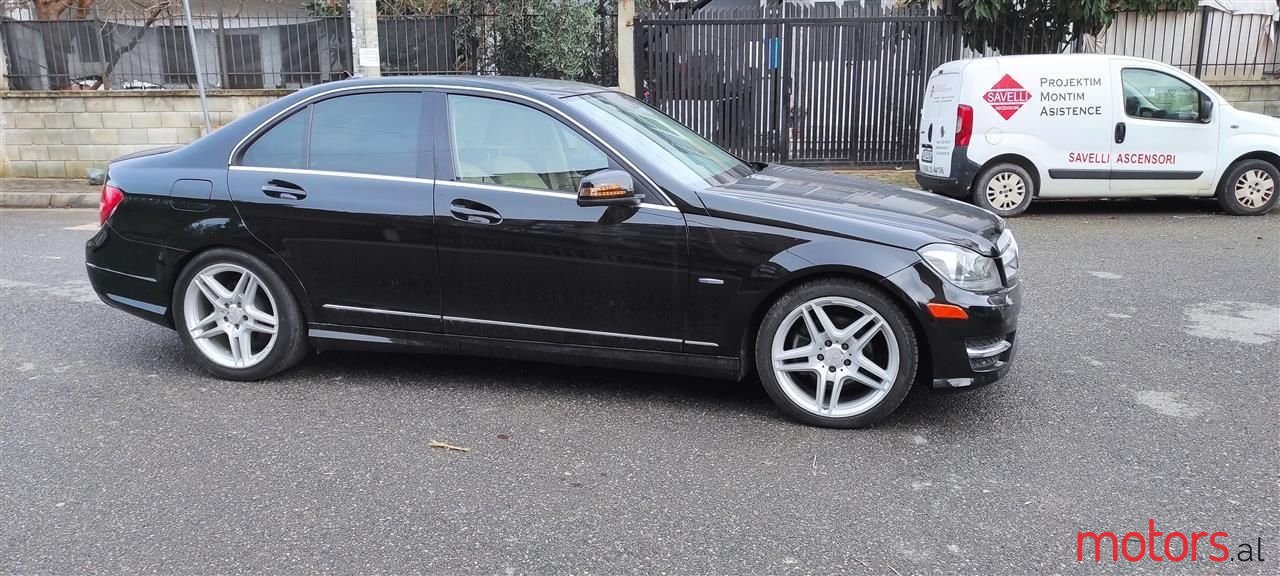 2012' Mercedes-Benz C 250 photo #2