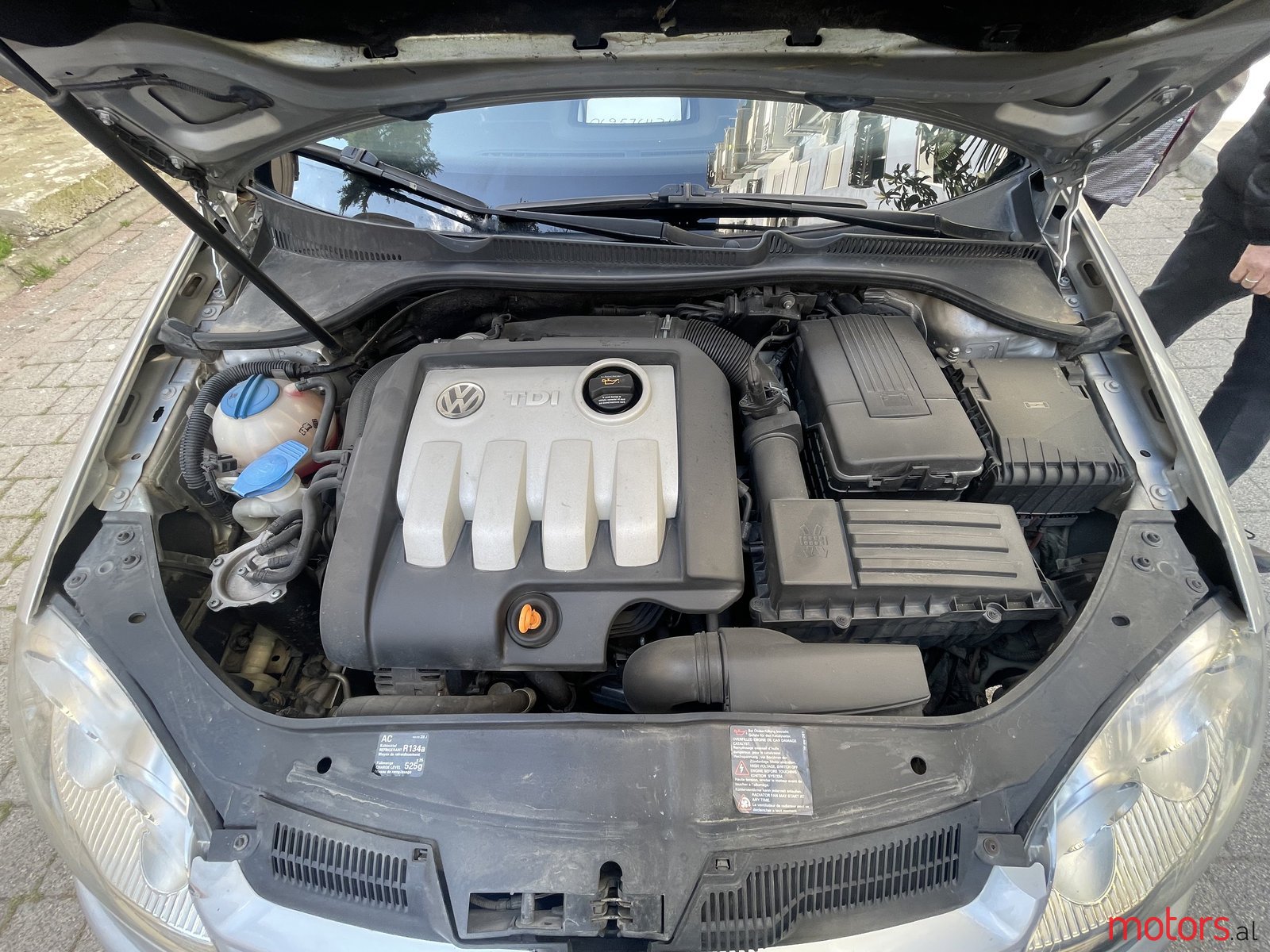 2004' Volkswagen Golf V photo #2