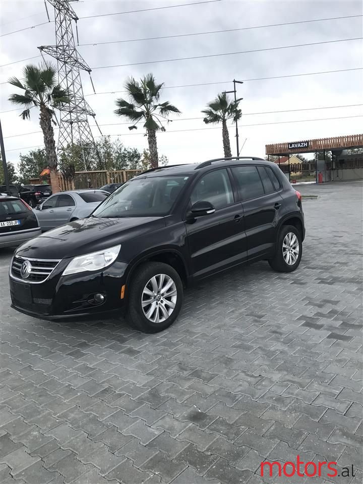 2009' Volkswagen Tiguan photo #1