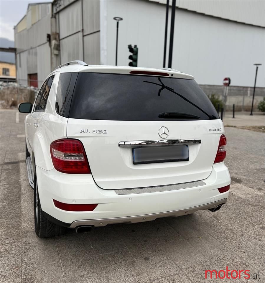 2010' Mercedes-Benz ML 320 photo #6