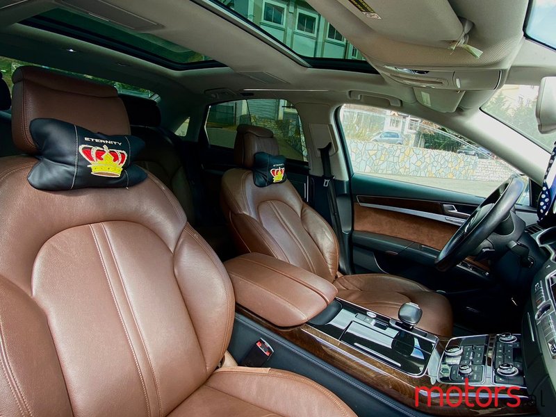 2012' Audi A8 photo #7