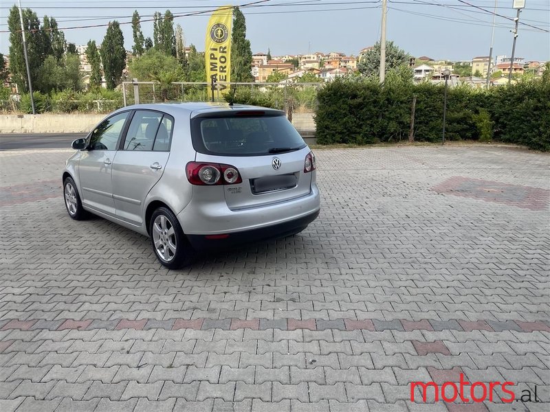 2008' Volkswagen Golf Plus photo #5