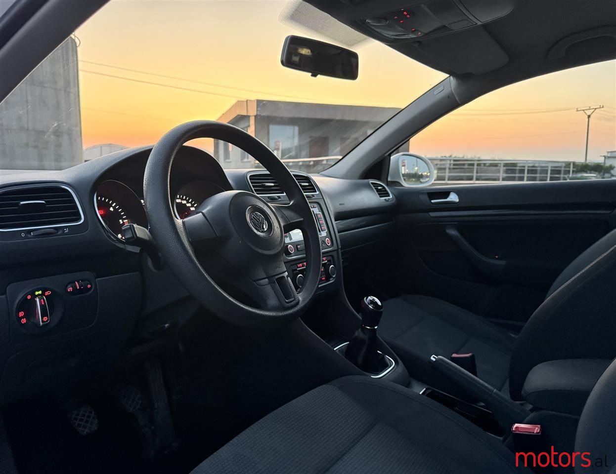 2013' Volkswagen Golf photo #3