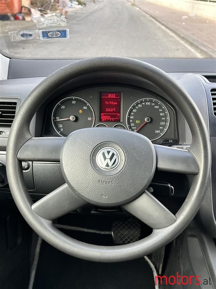 2006' Volkswagen Golf photo #6