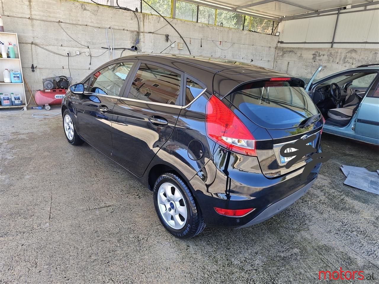 2012' Ford Fiesta photo #2