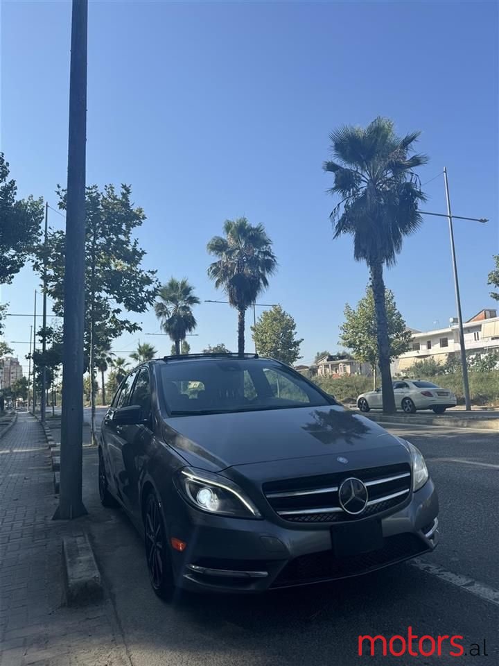 2014' Mercedes-Benz B 250 photo #5