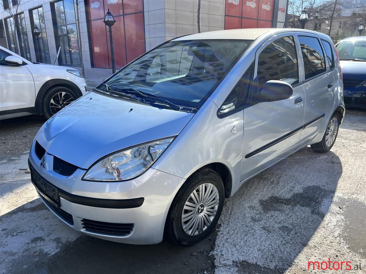 2004' Mitsubishi Colt photo #1