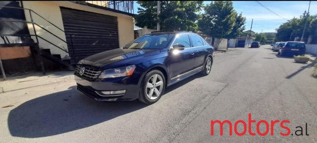 2013' Volkswagen Passat photo #1