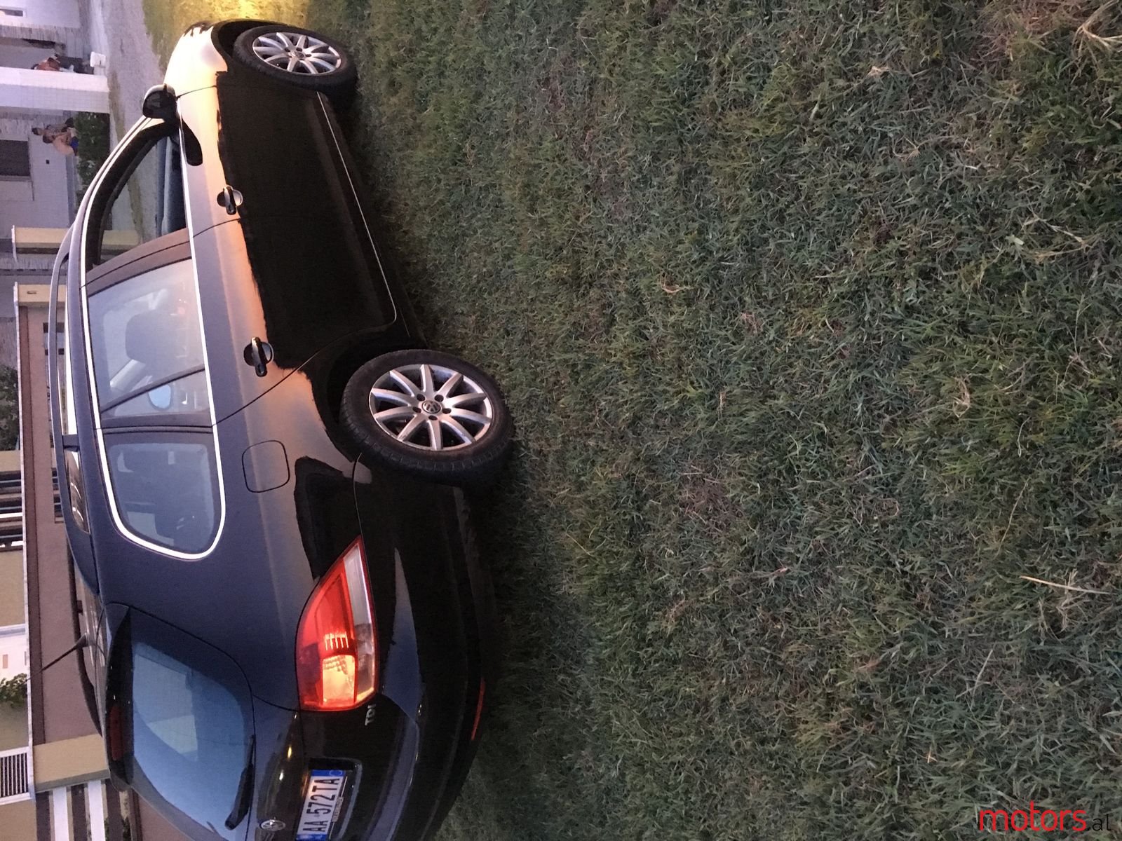 2008' Volkswagen Golf photo #4