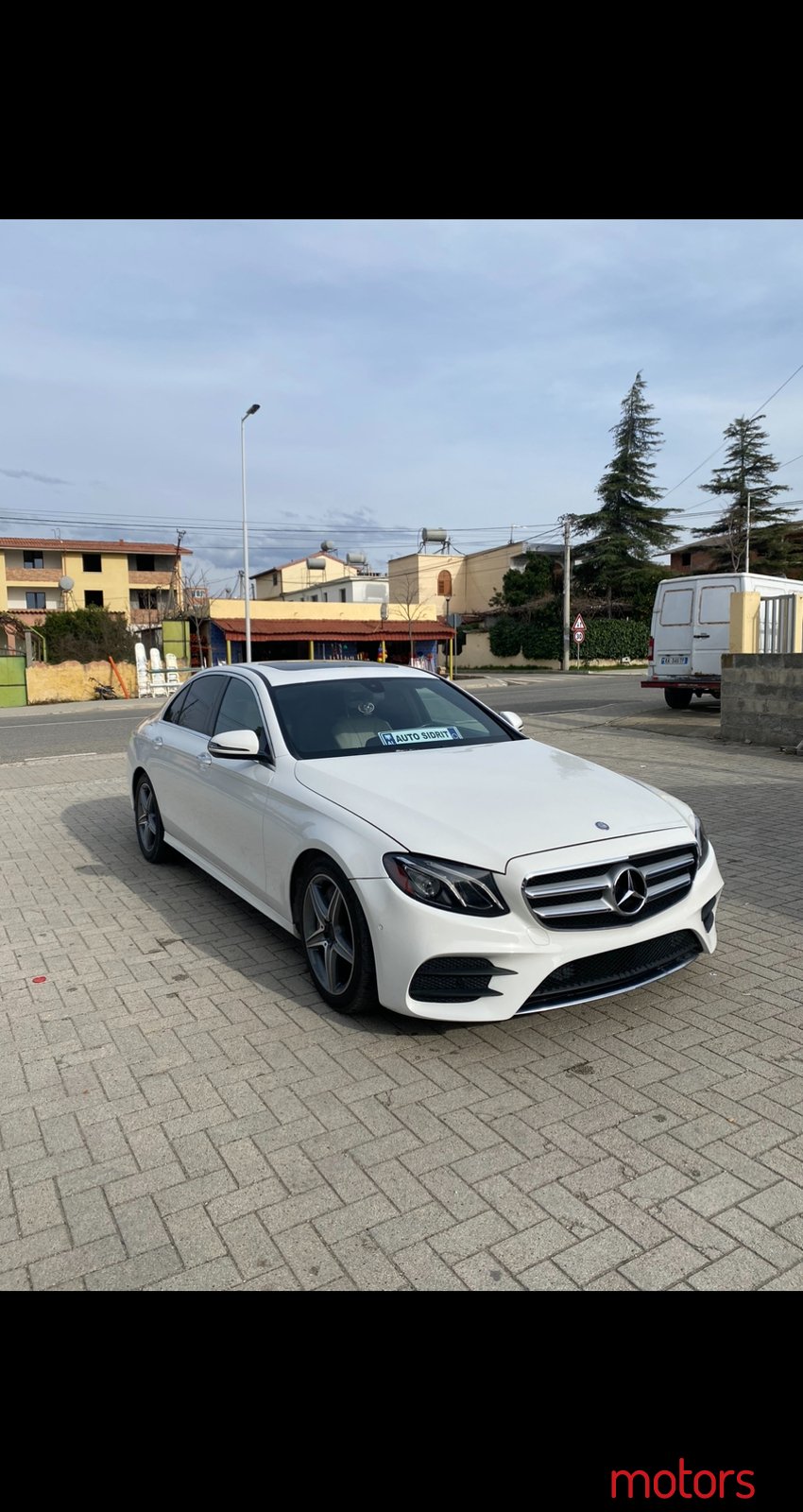 2017' Mercedes-Benz E-Class photo #2