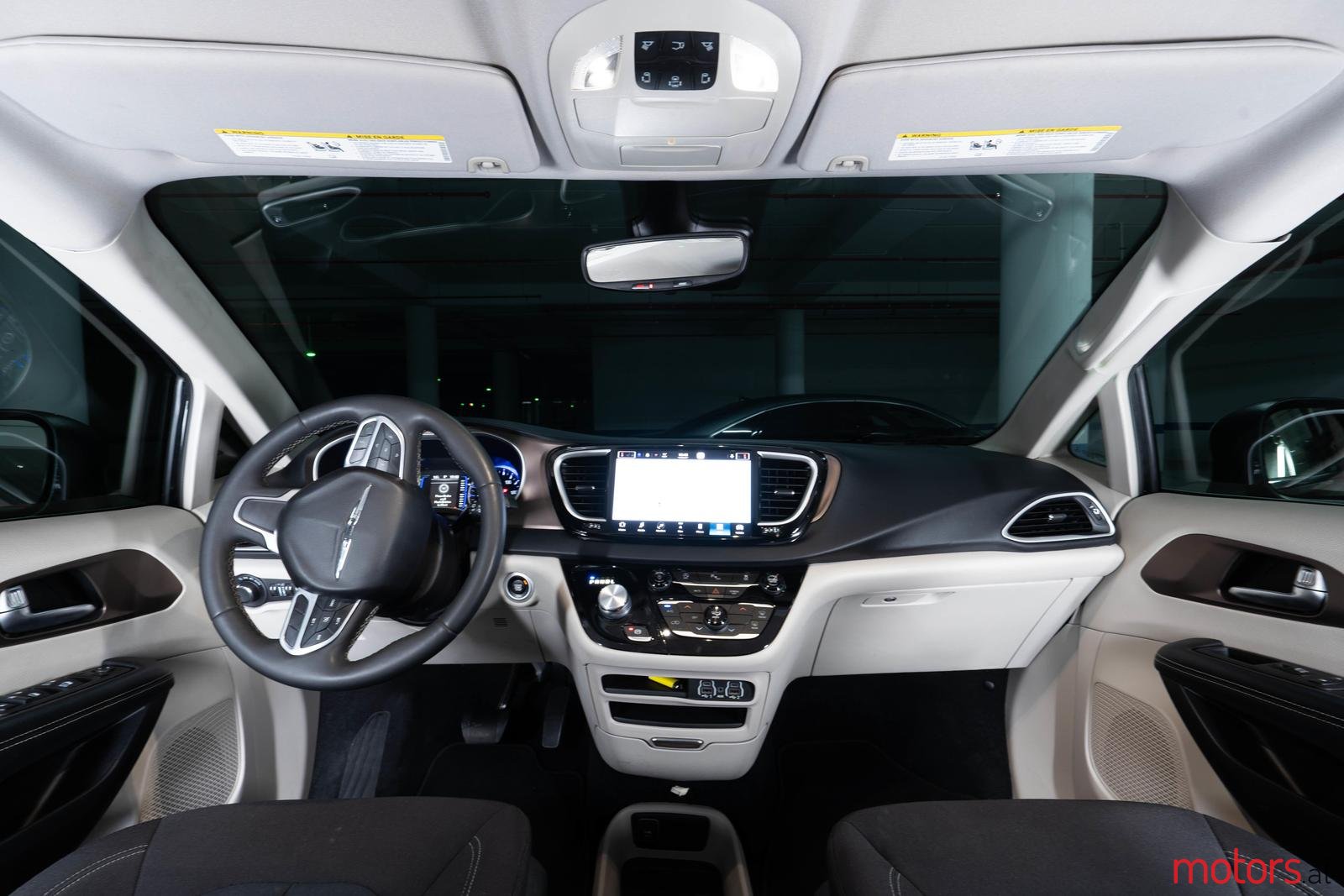 2022' Chrysler Voyager LX photo #7