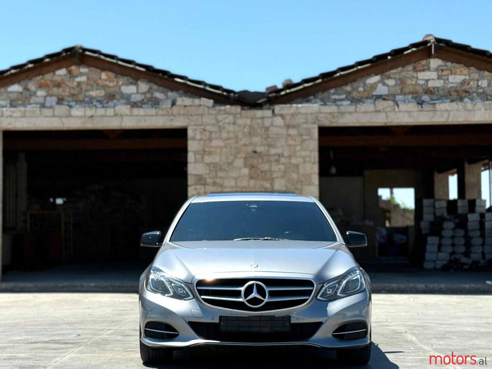 2015' Mercedes-Benz E 220 photo #1