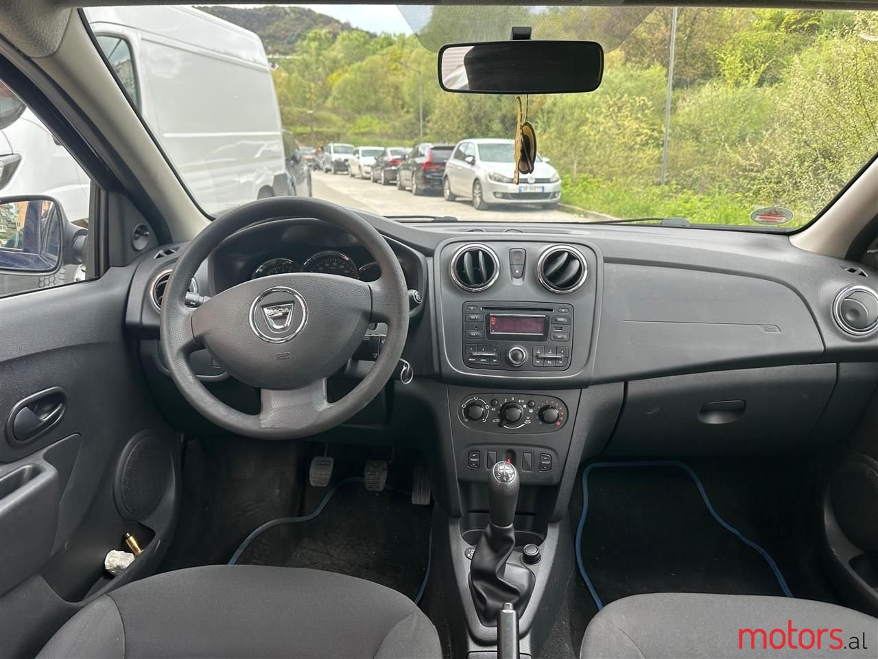 2015' Dacia Sandero photo #3