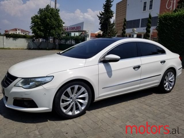 2010' Volkswagen Passat photo #3