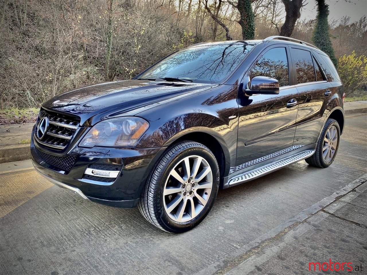 2011' Mercedes-Benz ML 350 photo #1