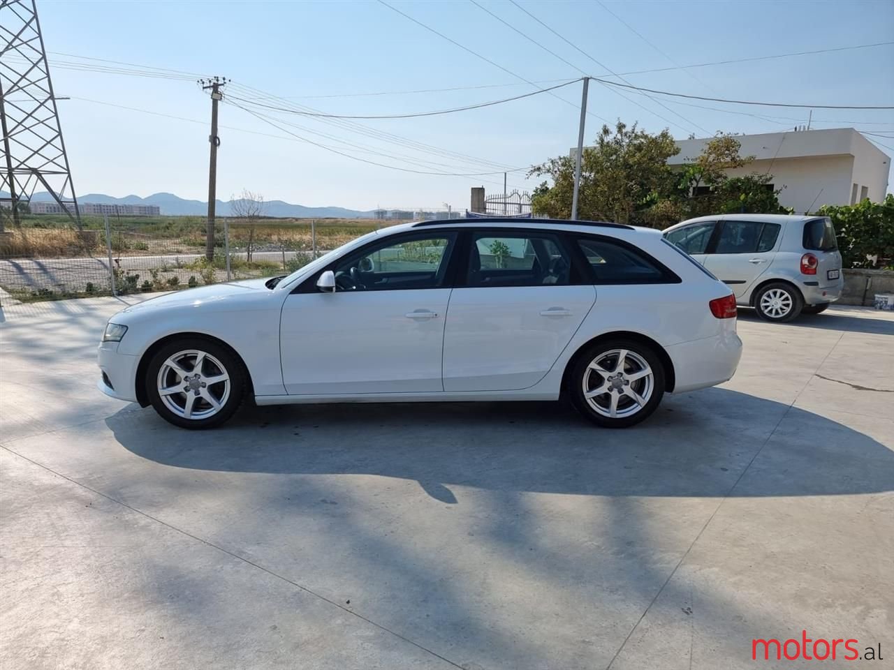 2011' Audi A4 photo #4