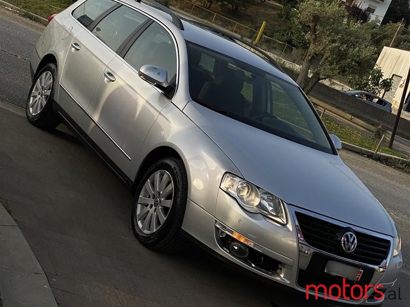 2009' Volkswagen Passat photo #5