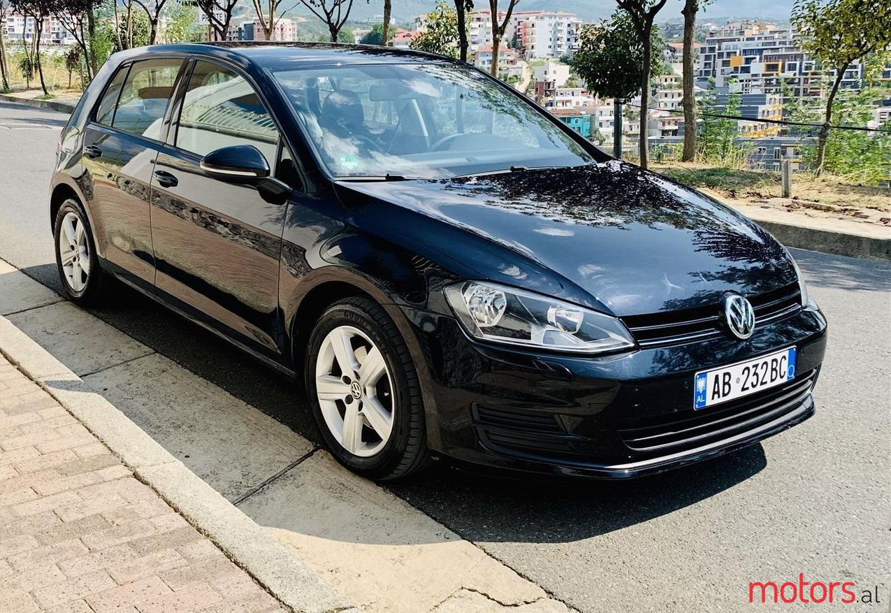 2013' Volkswagen Golf photo #1