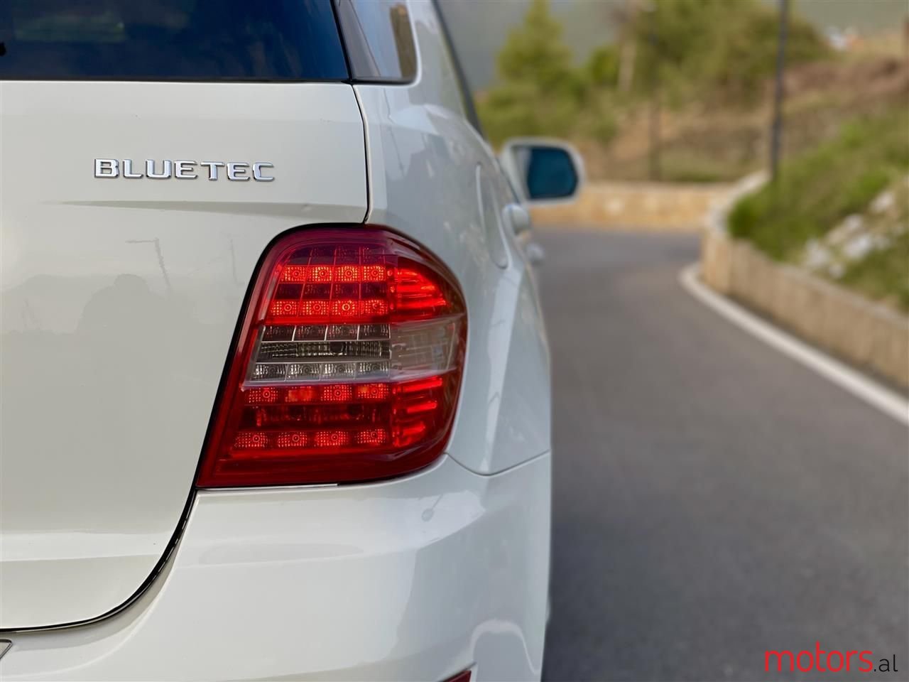 2011' Mercedes-Benz ML 350 photo #6