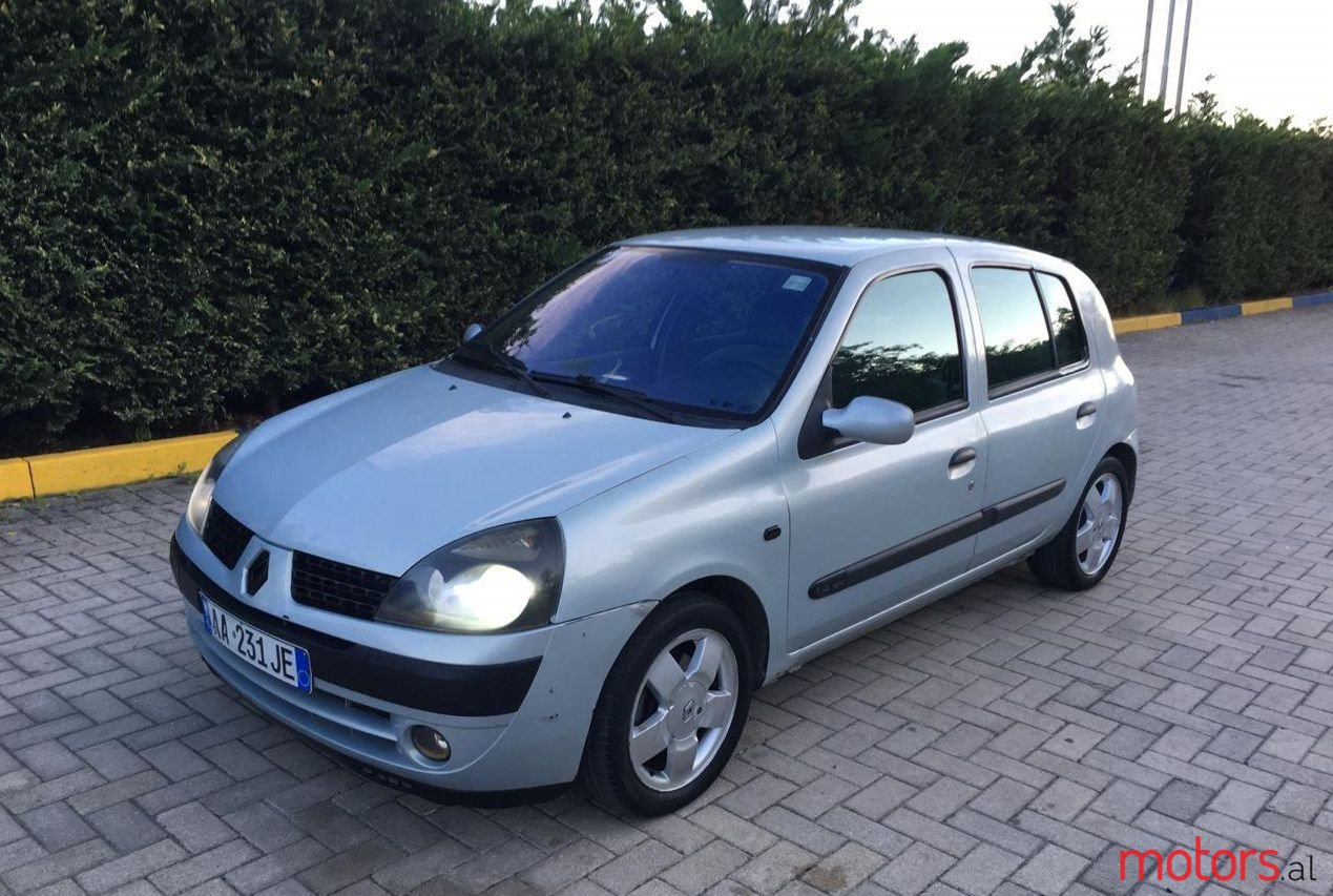 2001' Renault Clio photo #1