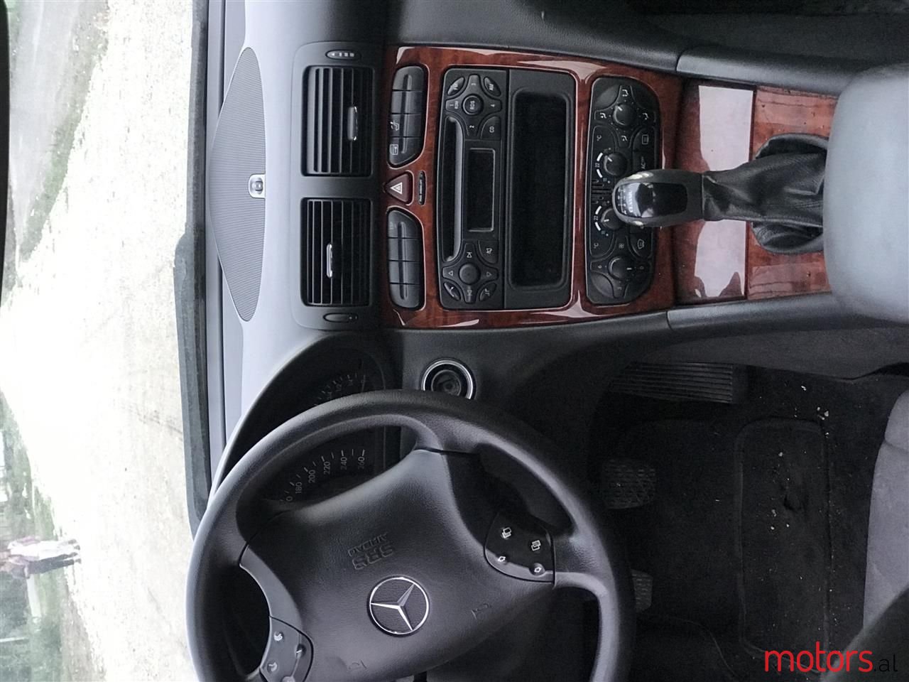 2004' Mercedes-Benz C 200 photo #6