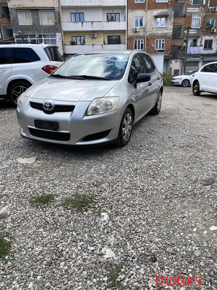 2007' Toyota Auris photo #1