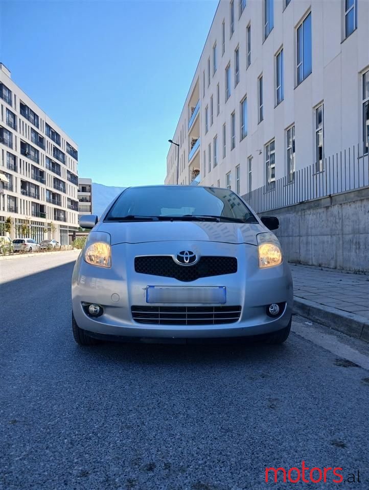 2007' Toyota Yaris photo #2