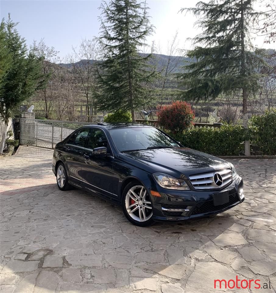 2012' Mercedes-Benz C 300 photo #1
