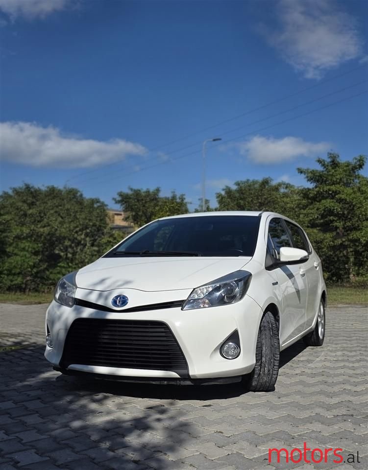 2012' Toyota Yaris photo #1