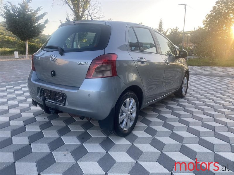 2007' Toyota Yaris photo #6