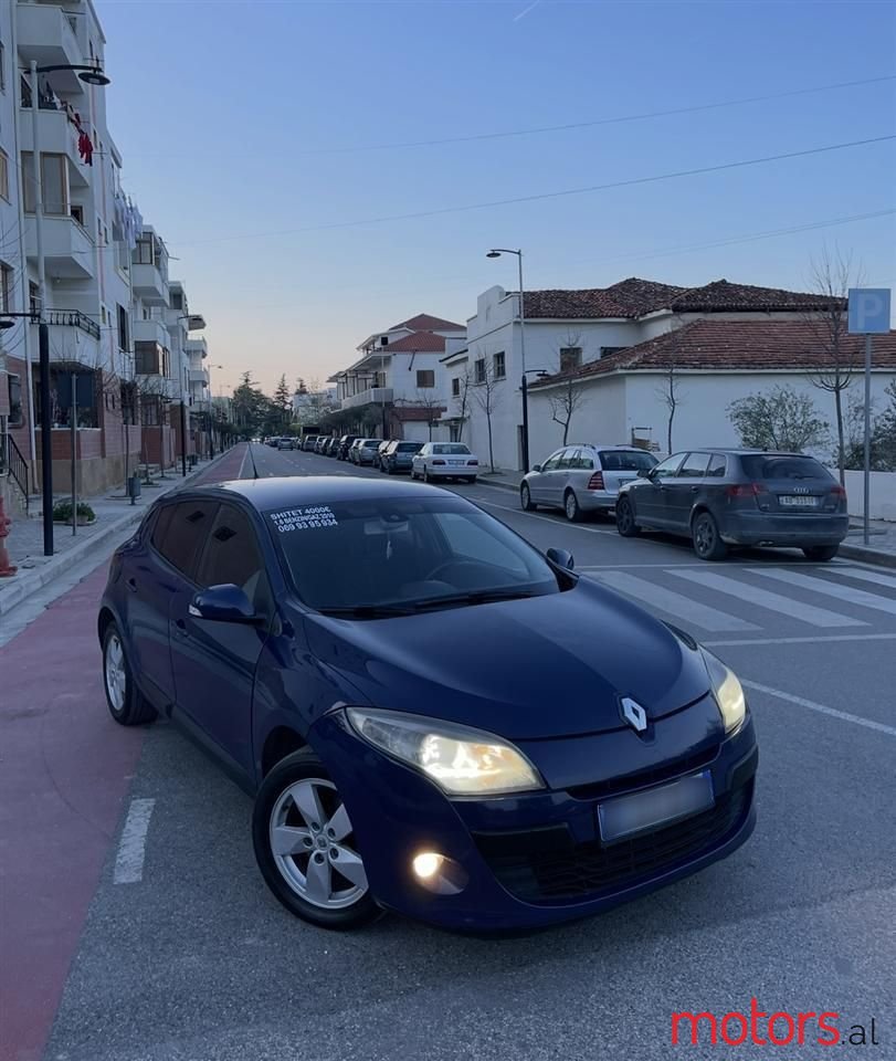 2010' Renault Megane photo #1