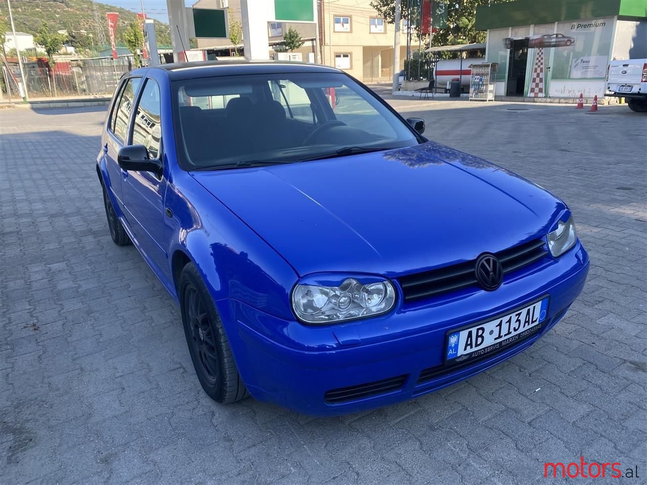 2000' Volkswagen Golf photo #1