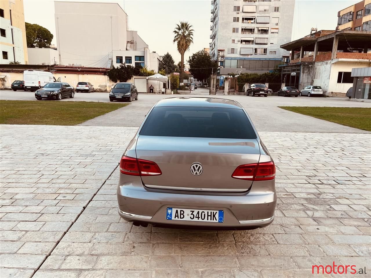 2013' Volkswagen Passat photo #5