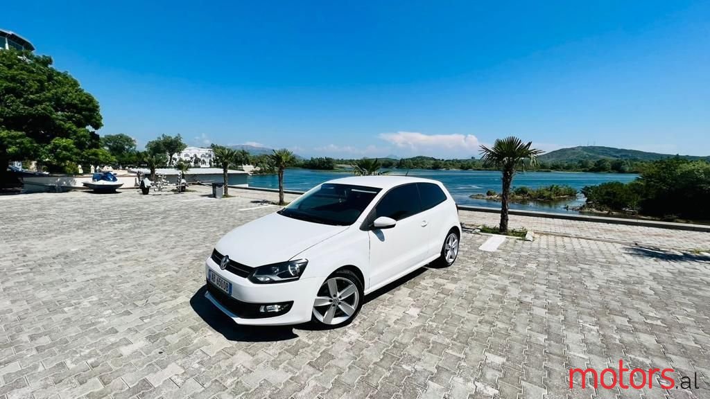 2010' Volkswagen Polo photo #2