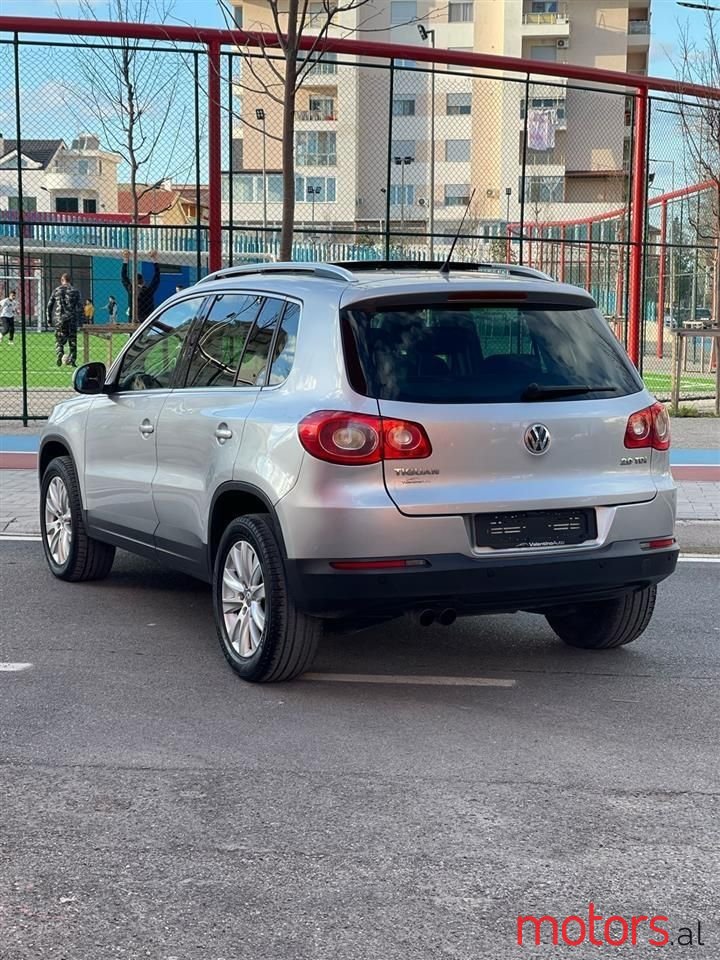 2008' Volkswagen Tiguan photo #3