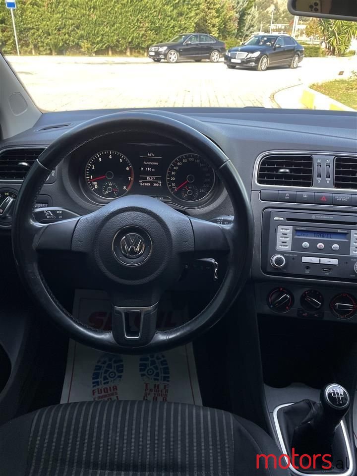 2013' Volkswagen Polo photo #4