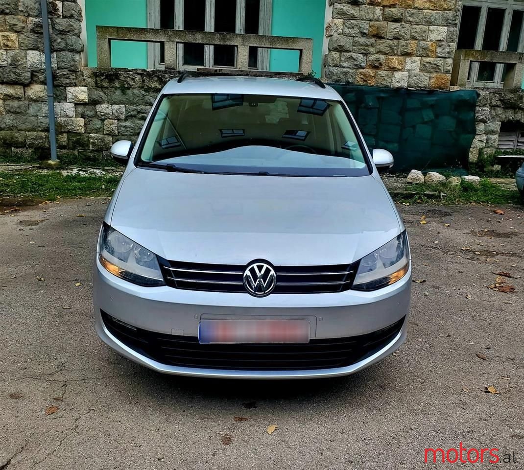 2012' Volkswagen Sharan photo #2