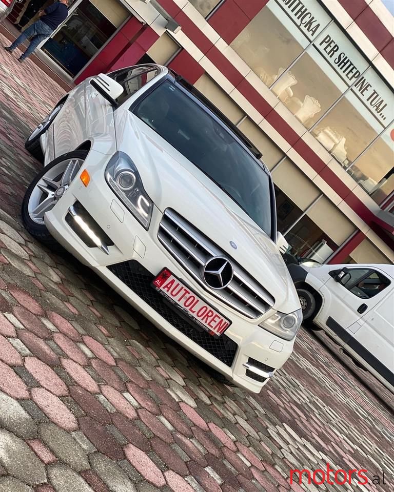 2012' Mercedes-Benz C 300 photo #1