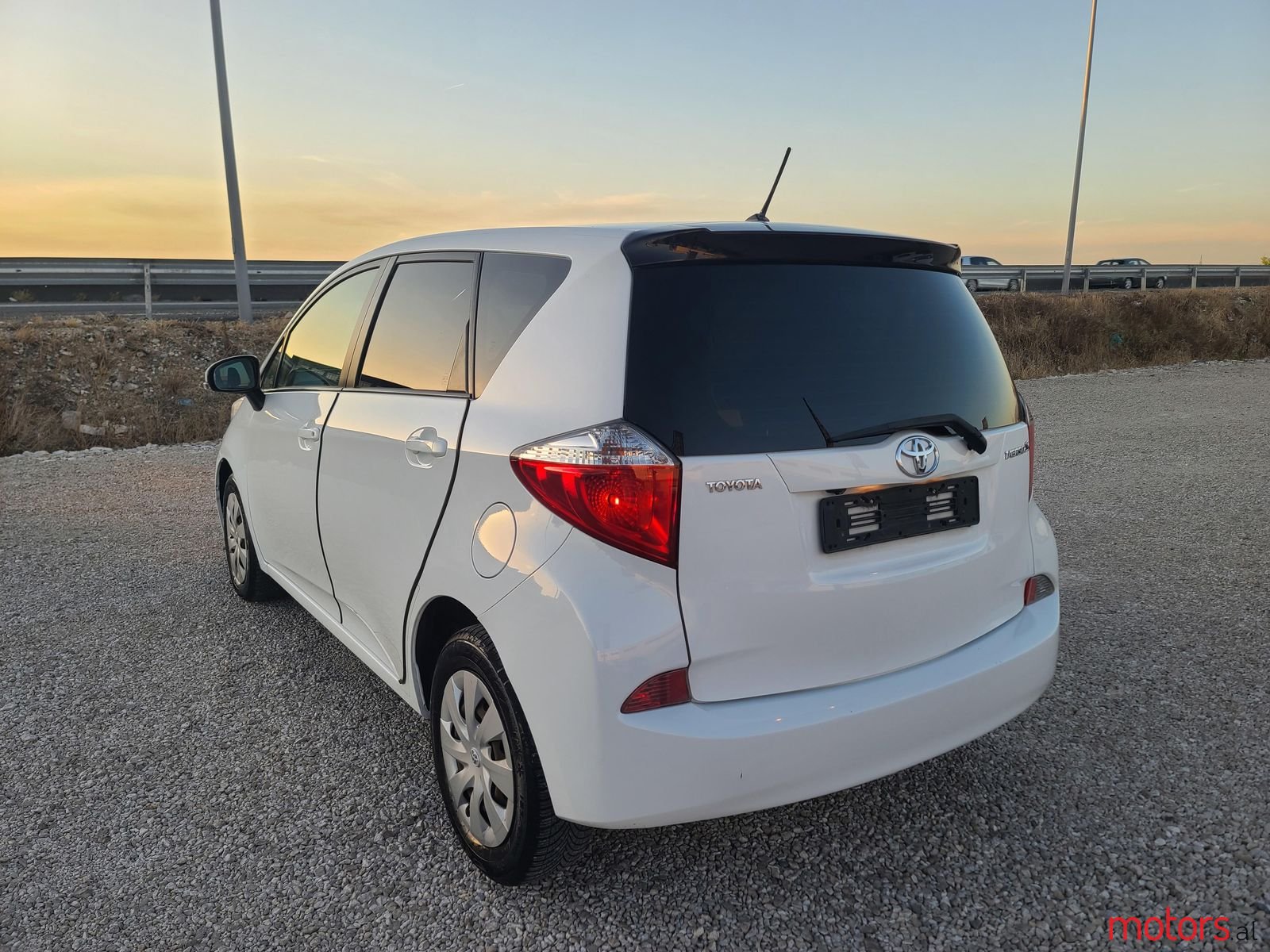 2014' Toyota Verso-S photo #3