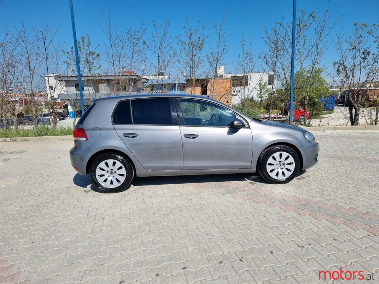 2011' Volkswagen Golf photo #6