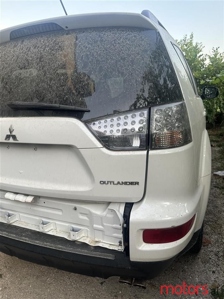 2010' Mitsubishi Outlander photo #1