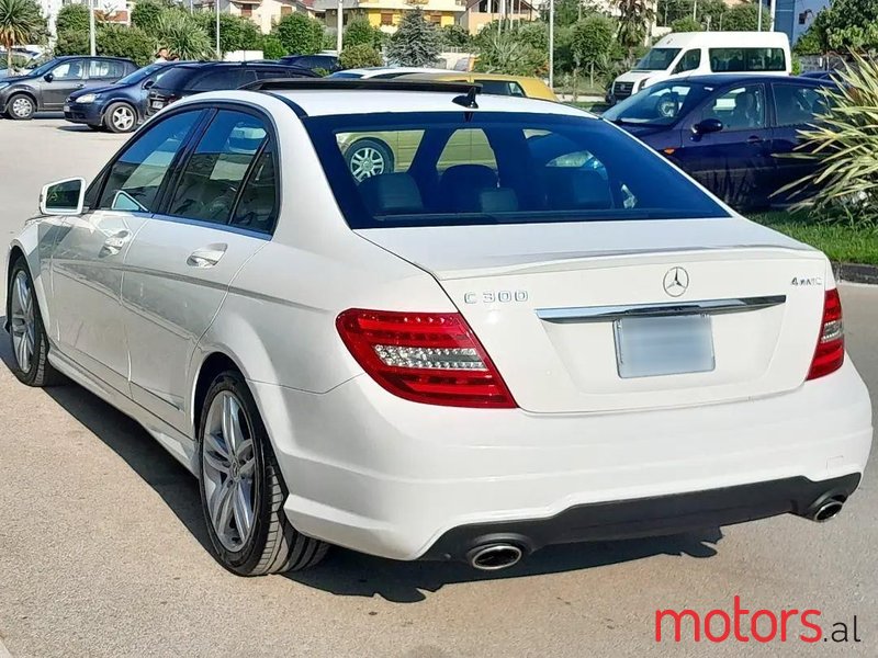 2013' Mercedes-Benz C 300 photo #3