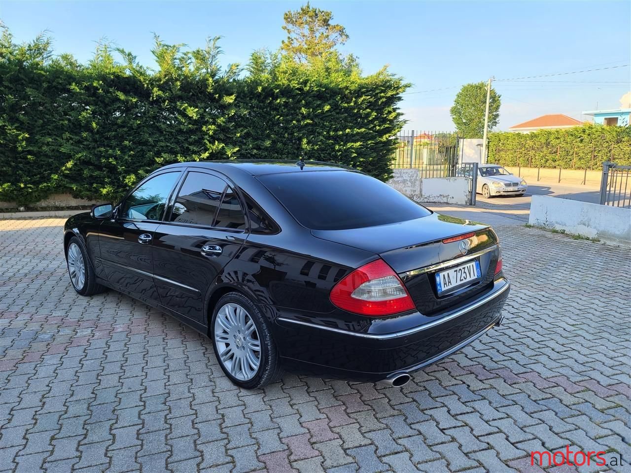 2008' Mercedes-Benz E 500 photo #6