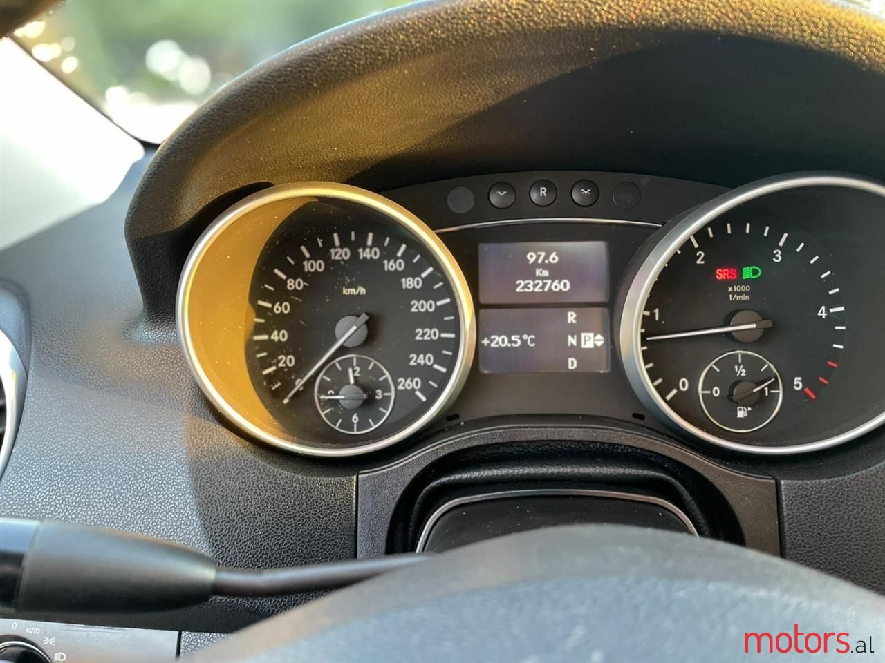 2011' Mercedes-Benz 350 photo #2