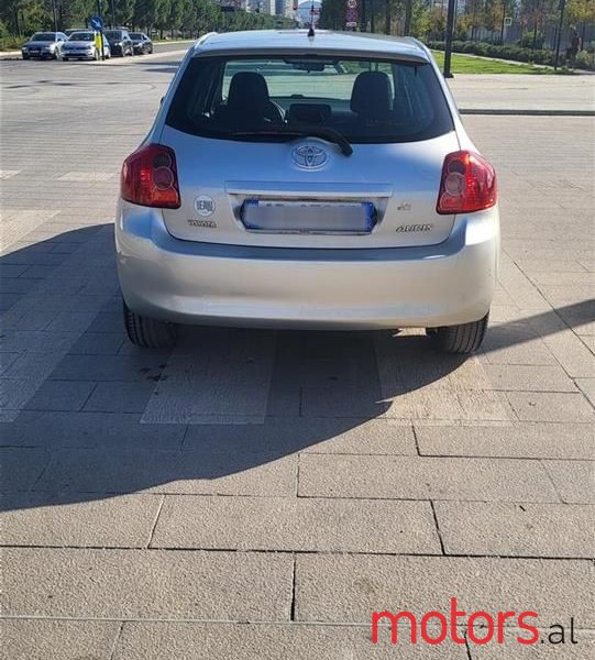2008' Toyota Auris photo #2