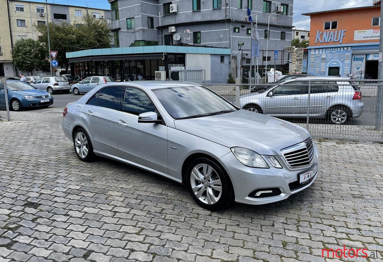 2009' Mercedes-Benz E 200 photo #1