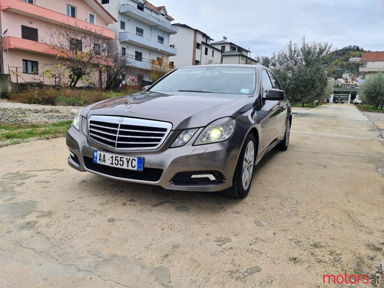 2009' Mercedes-Benz 220 photo #1