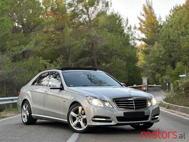 2012' Mercedes-Benz E 350 photo #1