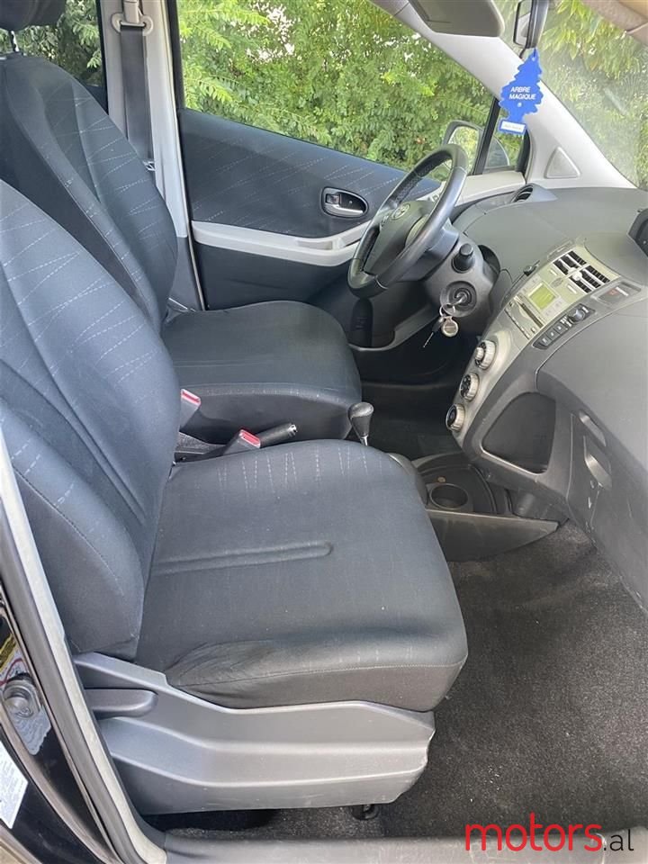 2006' Toyota Yaris photo #4